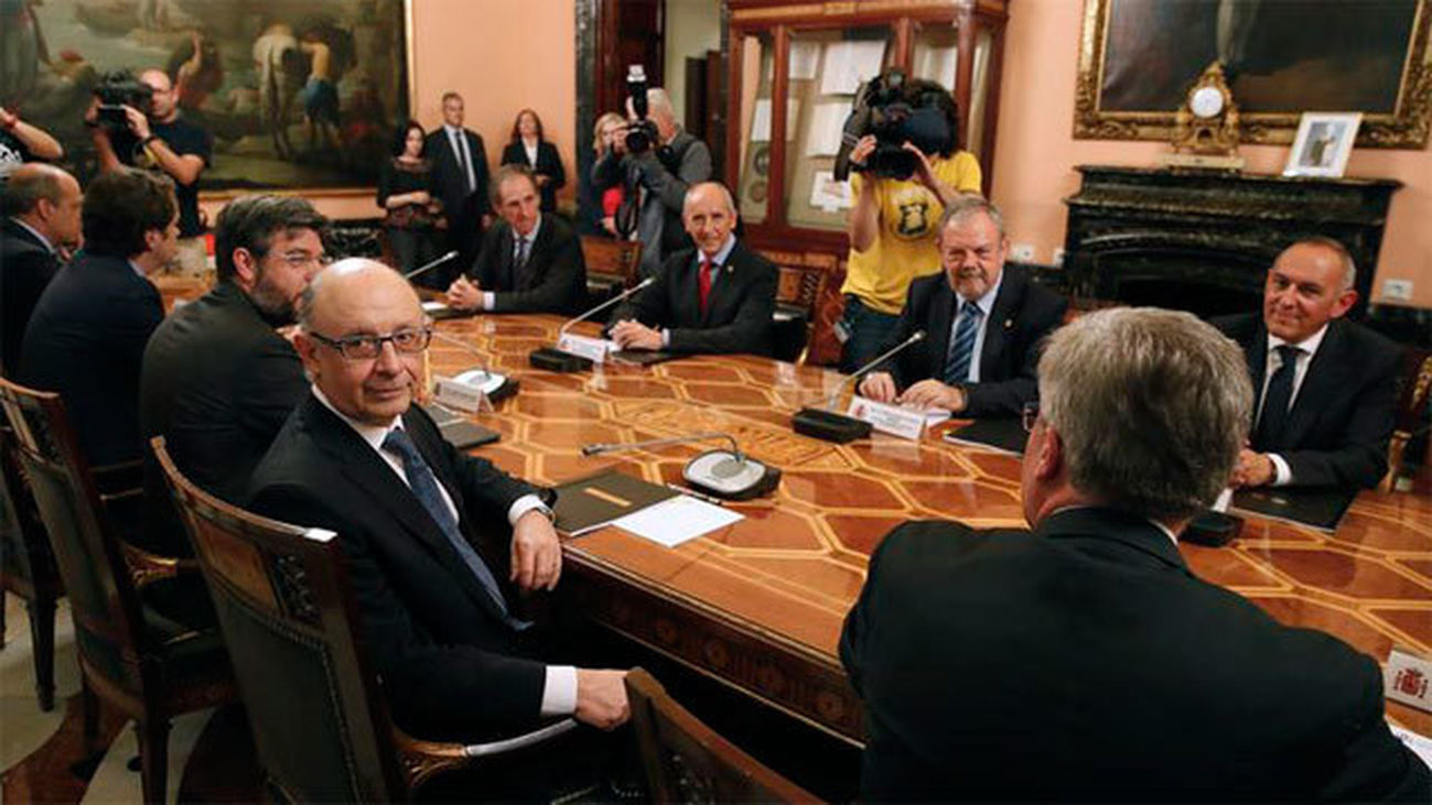 Gobierno y País Vasco firman el cupo vasco y la devolución de los 1.400 millones a Euskadi