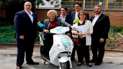 Arranca eCooltra, una red de 280 motos eléctricas de alquiler en la capital
