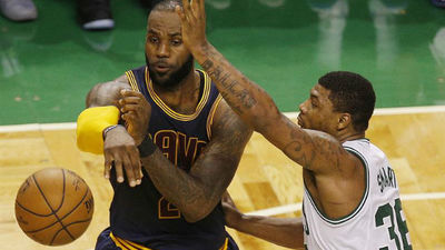 86-130 (0-2). LeBron lidera la paliza de los Cavs a los Celtics