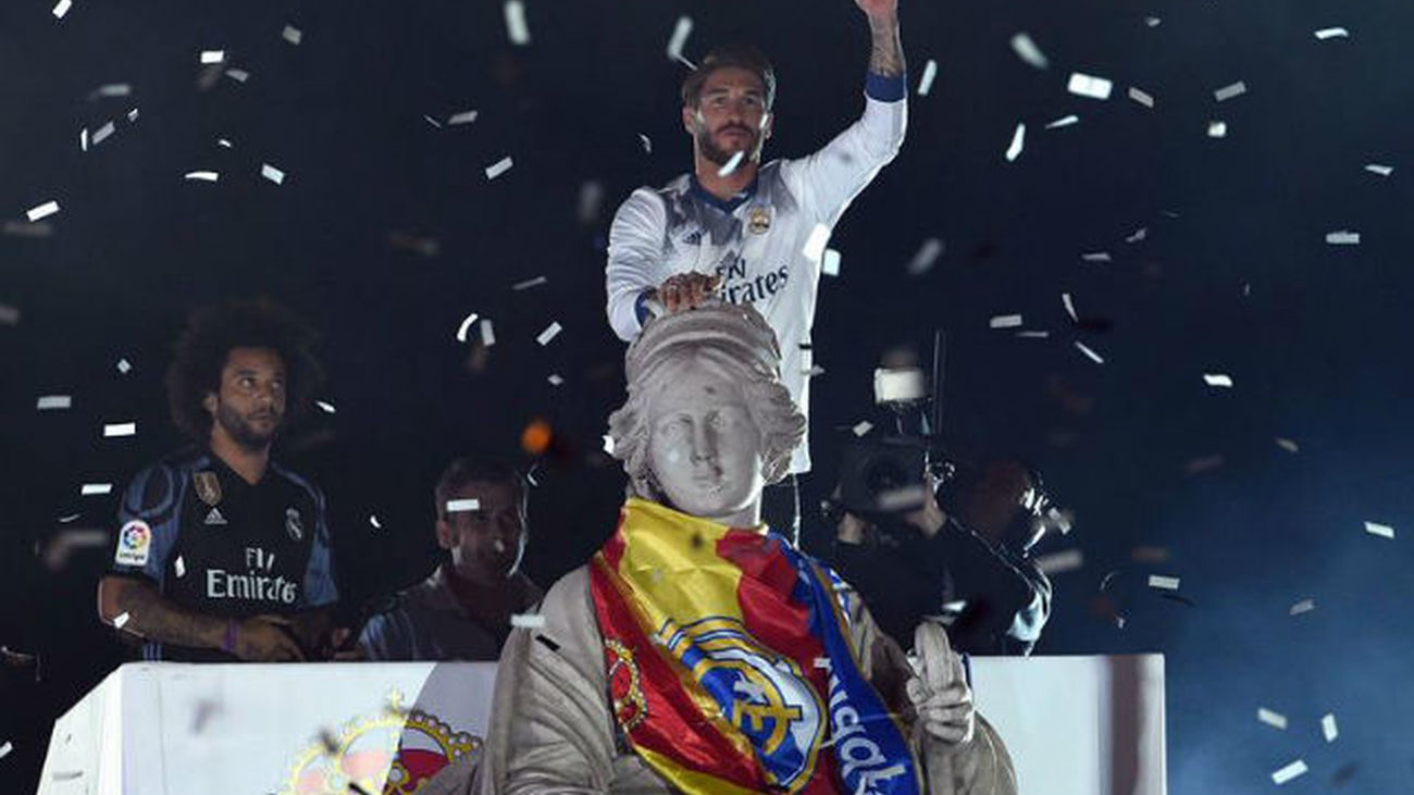 El Real Madrid celebra con la diosa Cibeles y la afición su 33º título de liga