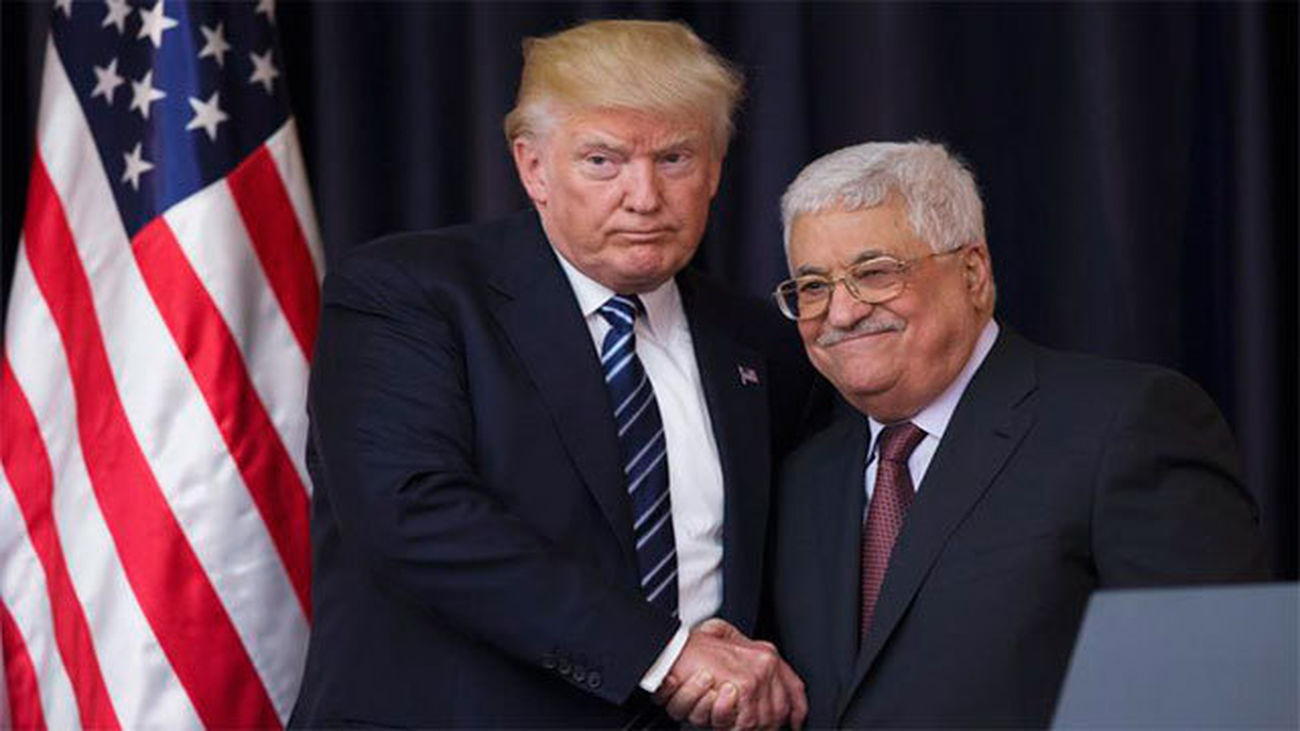 Donald Trump con su homólogo palestino, Mahmud Abás