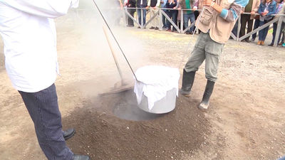 Cocido azoriano a fuego lento... en un volcán