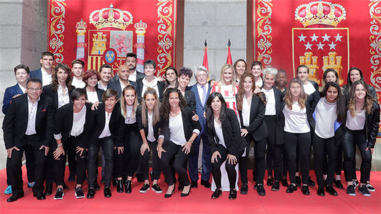 Cifuentes recibe al Atleti Femenino: "El fútbol no es solo de hombres"