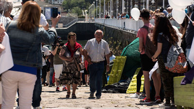 Niños de la guerra vuelven emocionados a España 80 años después