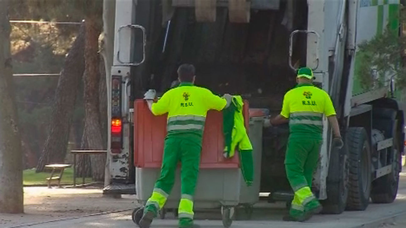 Anuncian una huelga indefinida de recogida de basuras en Madrid