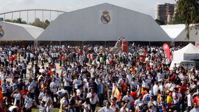 La UEFA no cancelará las 'fan zones'
