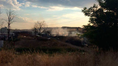 Arden seis chabolas en El Gallinero