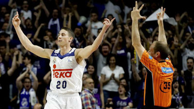 101-72. Carroll destroza al Unicaja y pone el 2-0