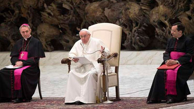 El papa Francisco critica duramente a los gobernantes que promueven el comercio de armas