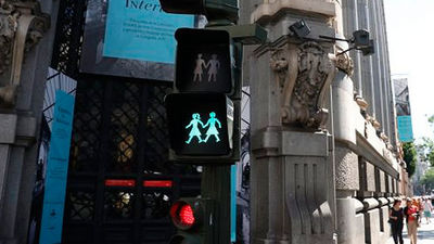 Madrid instala semáforos "igualitarios y paritarios"