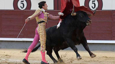 Los seis toros de Cuadri dejan en silencio el tendido