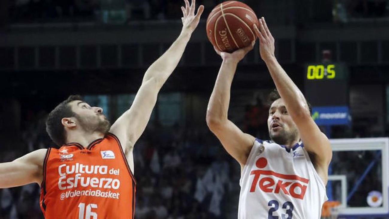 87-81. El Madrid supera al Valencia en un exigente estreno de la final
