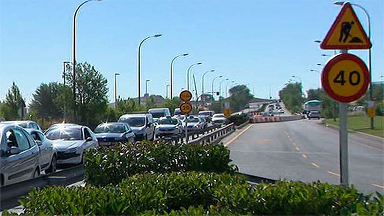 El Ayuntamiento  pide evitar la circulación en la avenida de Arcentales