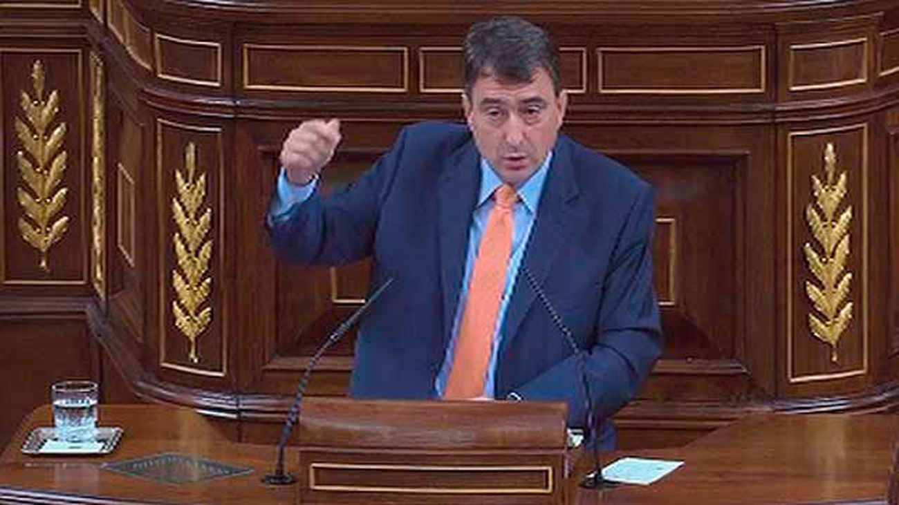 Iglesias cosecha escasos apoyos para su moción