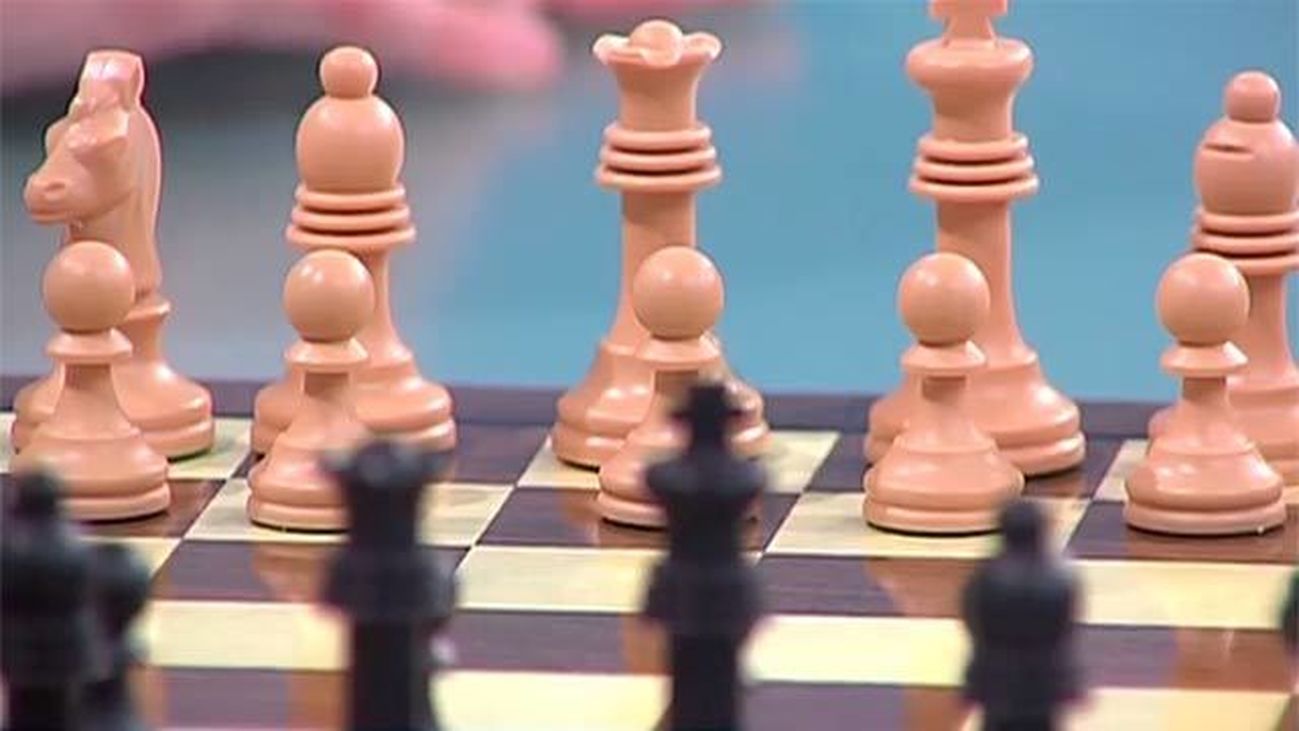 Jugar al ajedrez mejora la concentración y el pensamiento abstracto