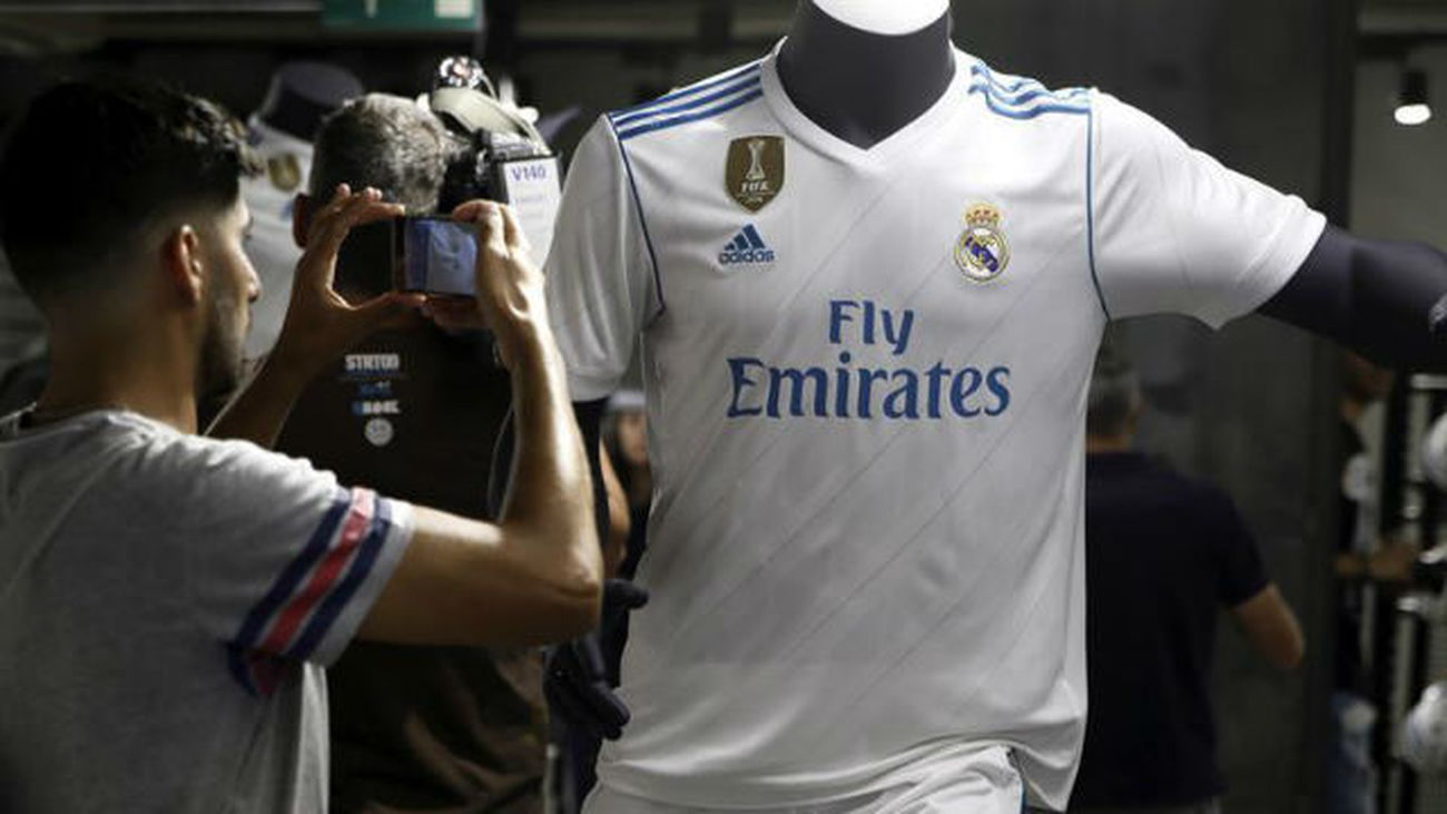 El Real Madrid presenta sus nuevas camisetas