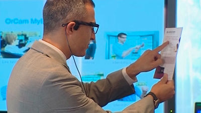 Un dispositivo para gafas permite leer en tiempo real a las personas ciegas