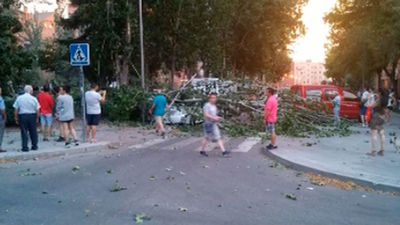 Seis heridos leves y 60 intervenciones de Bomberos tras la tormenta en Madrid
