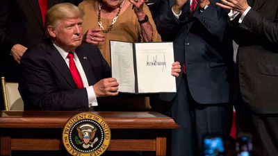 Trump da marcha atrás al dehielo iniciado por Obama con Cuba