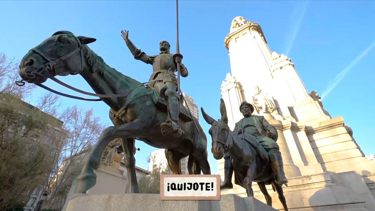 La "peazo" estatua de Cervantes