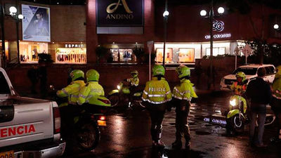 Tres muertos en un atentado en un centro comercial de Bogotá