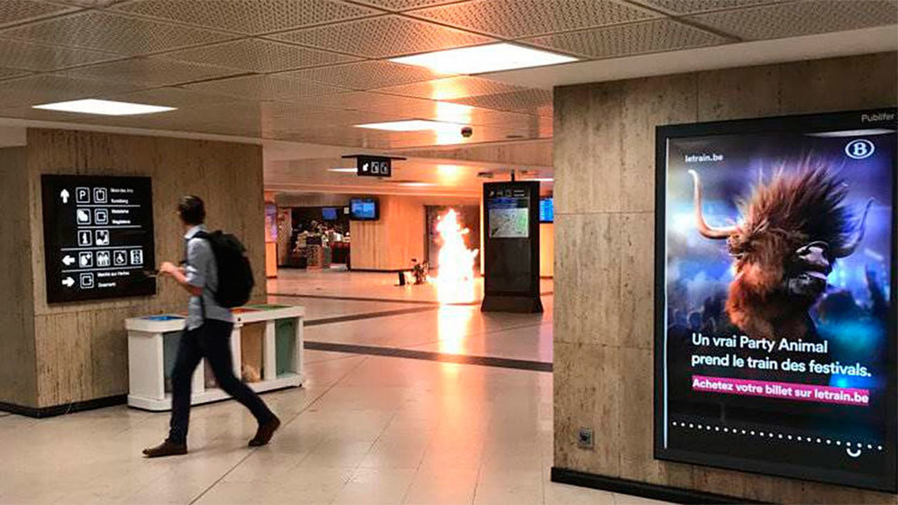 Imagen de los restos de la explosión en la Estación Central de Bruselas