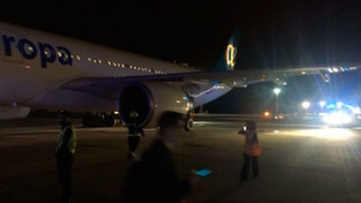 Un avión de pasajeros regresa a Barajas por un fallo en el motor