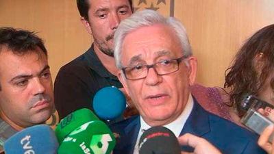 La Asamblea pide la dimisión o cese "inmediato" del consejero de Sanidad