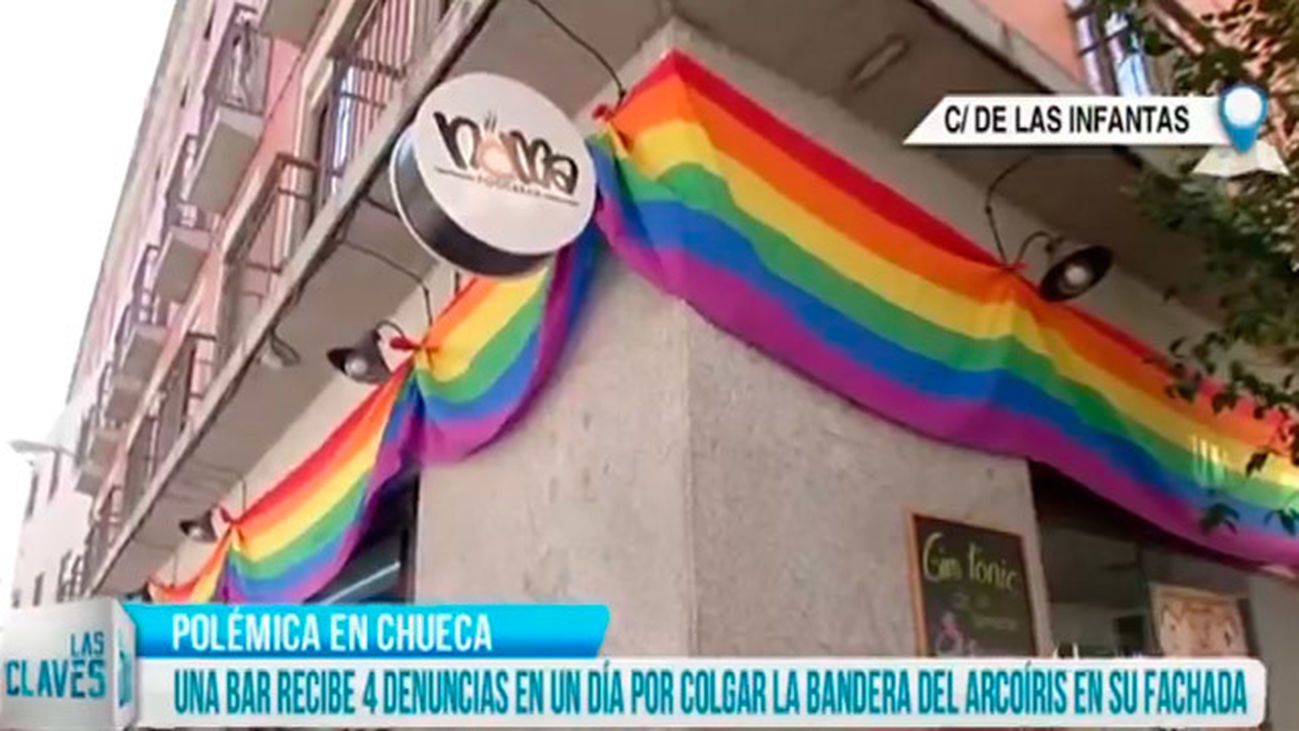 Acoso a un bar de Chueca por poner la bandera arcoíris en su fachada