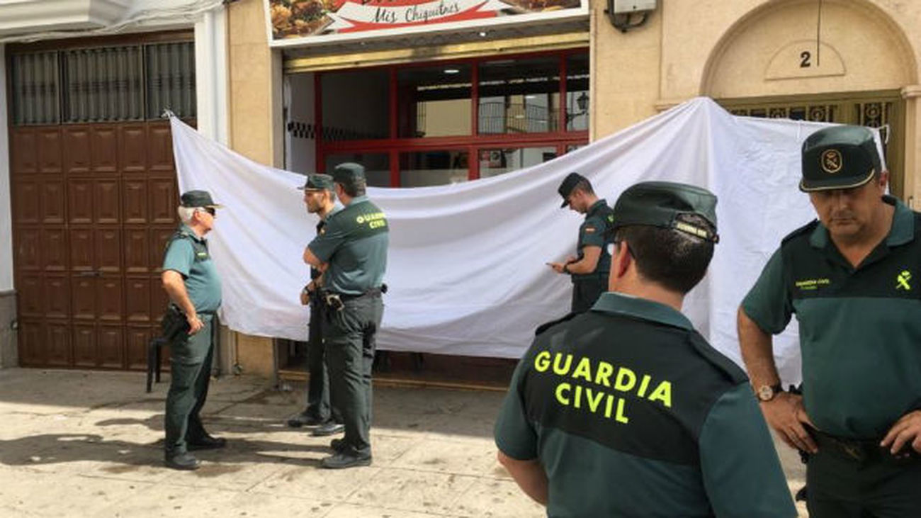 Un policía mata a un hombre, hiere a otro y se suicida en Valdepeñas (Jaén)