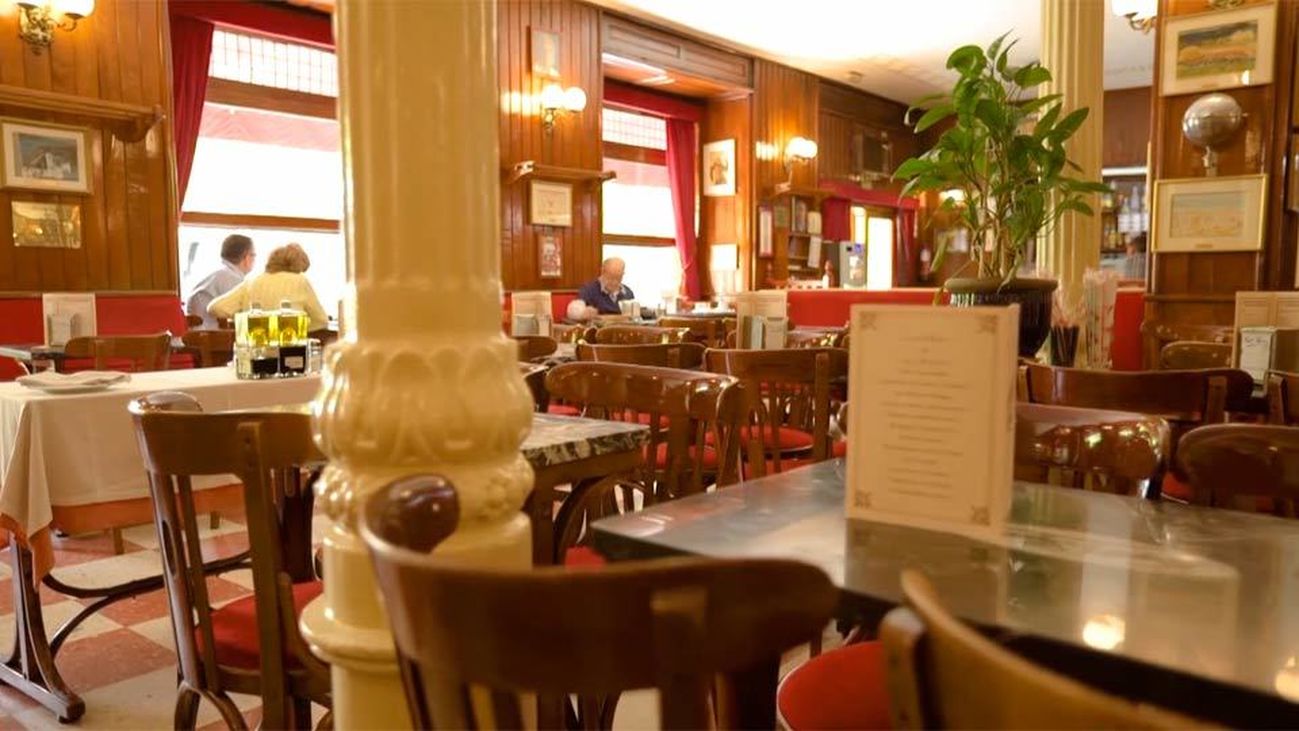 El mítico Café Gijón, lugar de encuentro