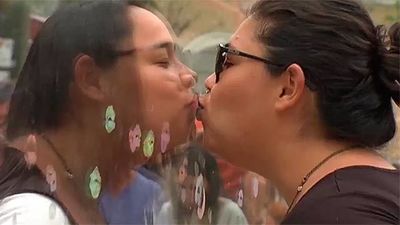 Que darse un beso no cueste la vida