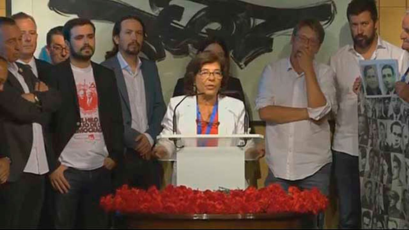 Honran a los antifranquistas en el Congreso como "héroes" de la democracia