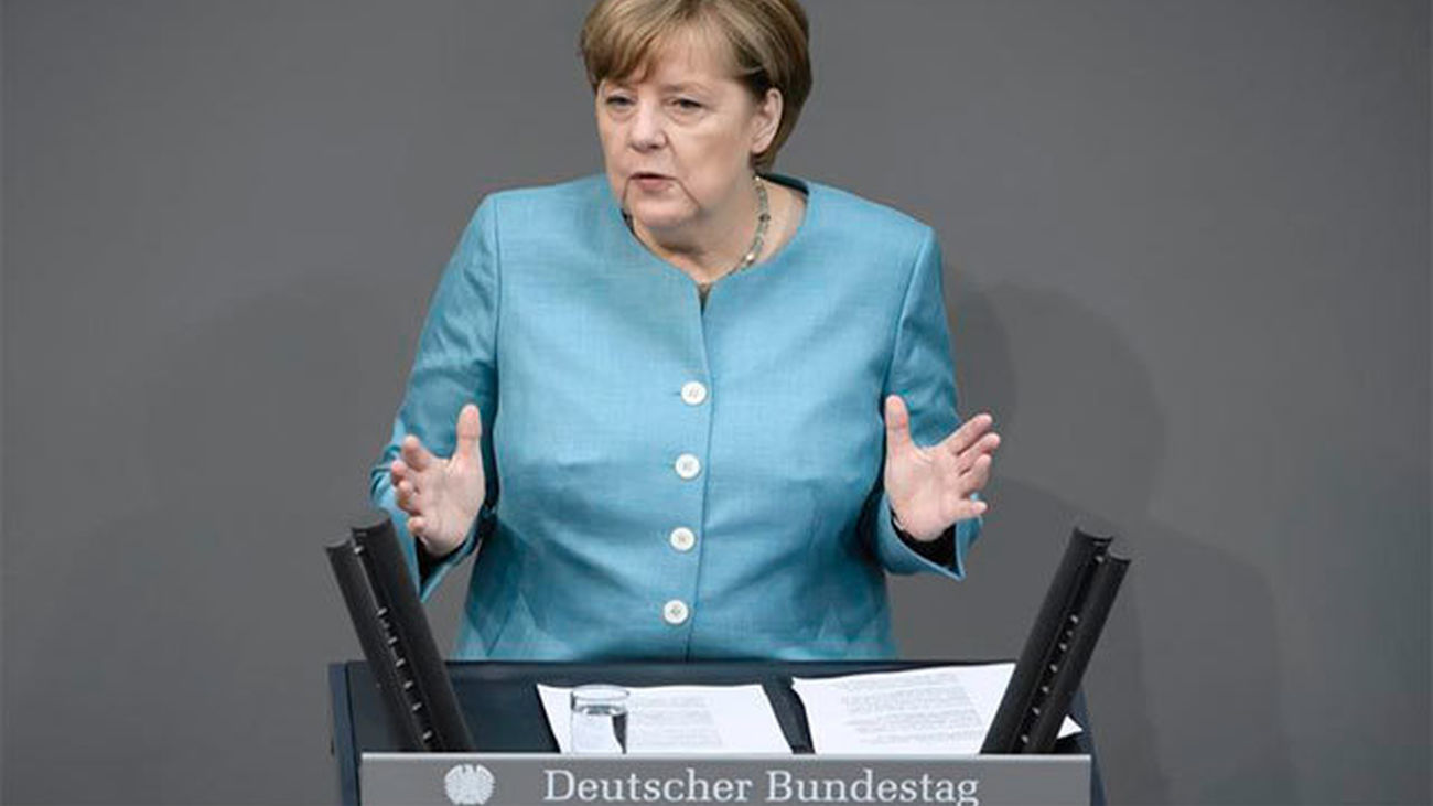 La canciller alemana, Angela Merkel, ante el Bundestag en Berlín