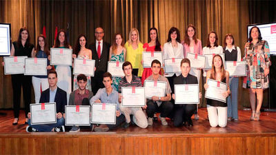 Cifuentes entrega los Premios Extraordinarios a los mejores alumnos de ESO, Bachillerato, FP