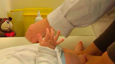 Detenido un matrimonio septuagenario por  intentar comprar un bebé de ocho meses