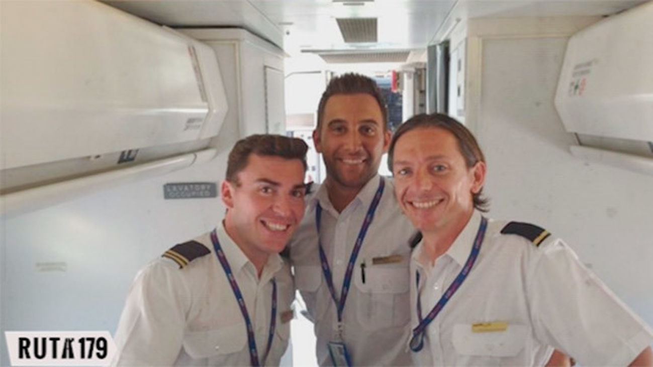 Miguel, un auxiliar de vuelo de La Cabrera que vuela en 'tierras difíciles'