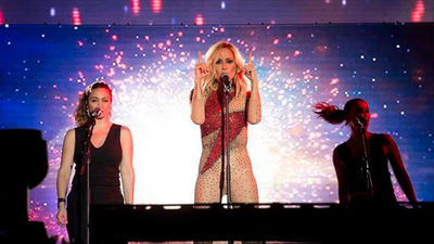 Seis horas de música y orgullo que revolucionaron la Puerta de Alcalá