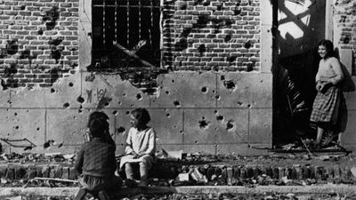 Piden salvar un edificio de Vallecas inmortalizado por  Capa en 1936