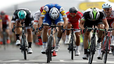Kittel gana su tercera etapa del Tour con 'foto finish'