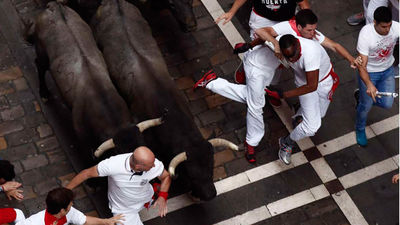 Encierro largo y emocionante, con 10 heridos