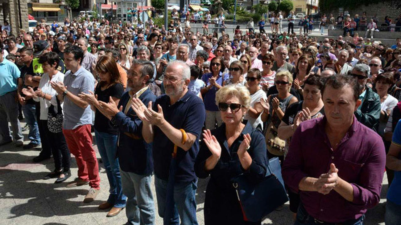 Concentración por la muerte de la niña de 8 años en Sabiñanigo