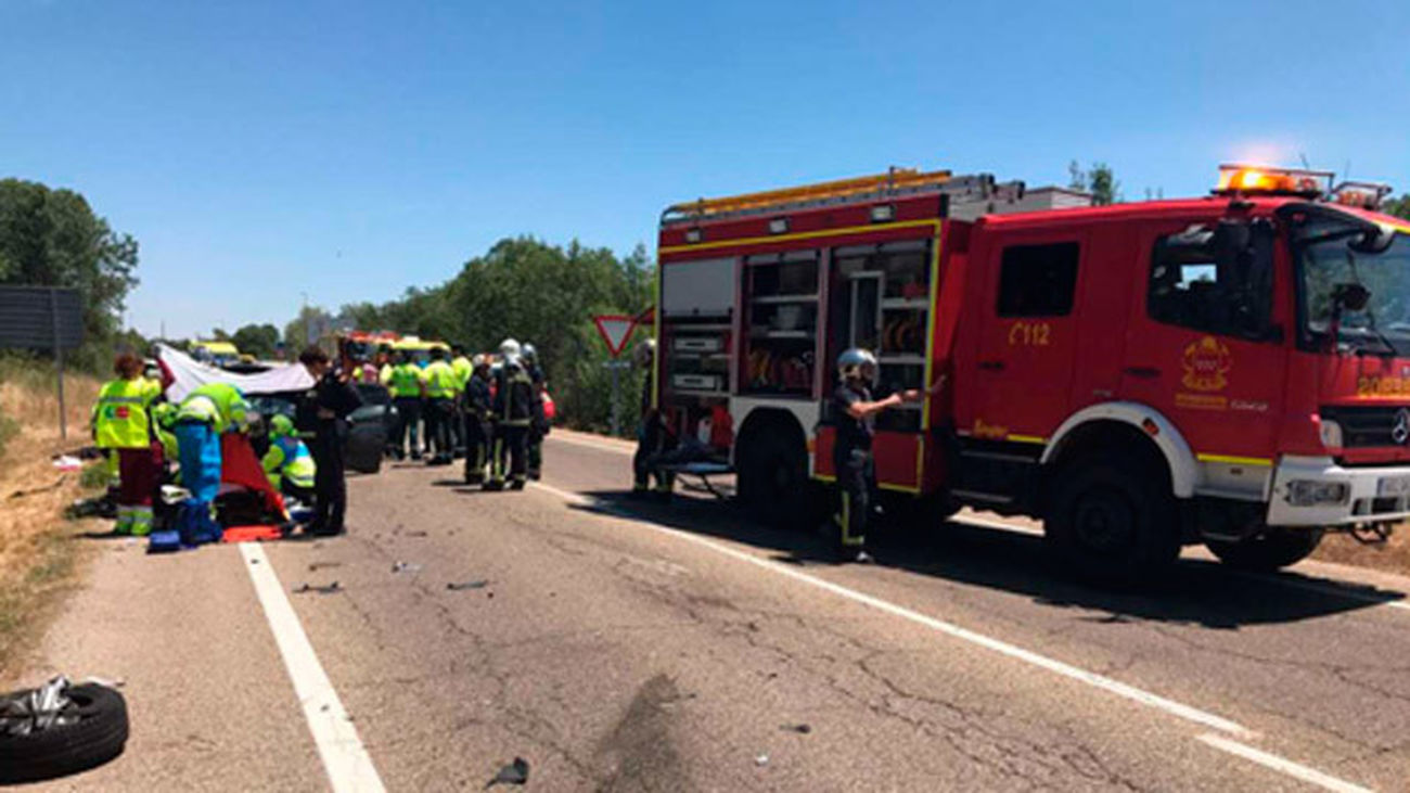 Soto del Real: Un herido grave y otro leve tras un choque entre dos turismos y una moto