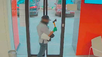 Jublado con hacha, atracador frustrado