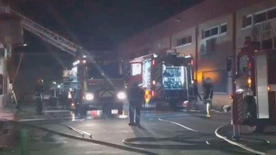 Incendio en una lavandería industrial de Collado Villaba sin heridos