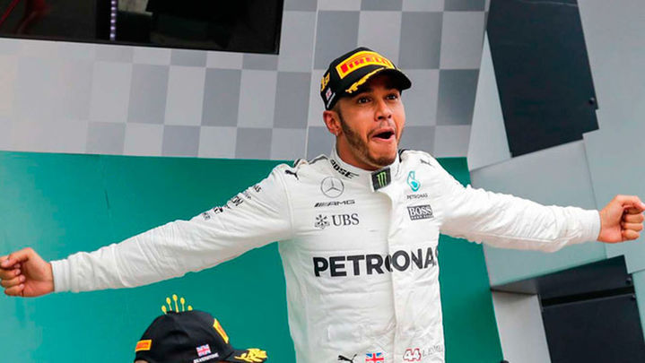 Hamilton firma la 'pole' en Bélgica e iguala el récord de Schumacher