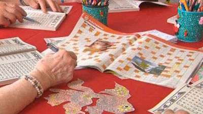 Hacer crucigramas rejuvenece 10 años