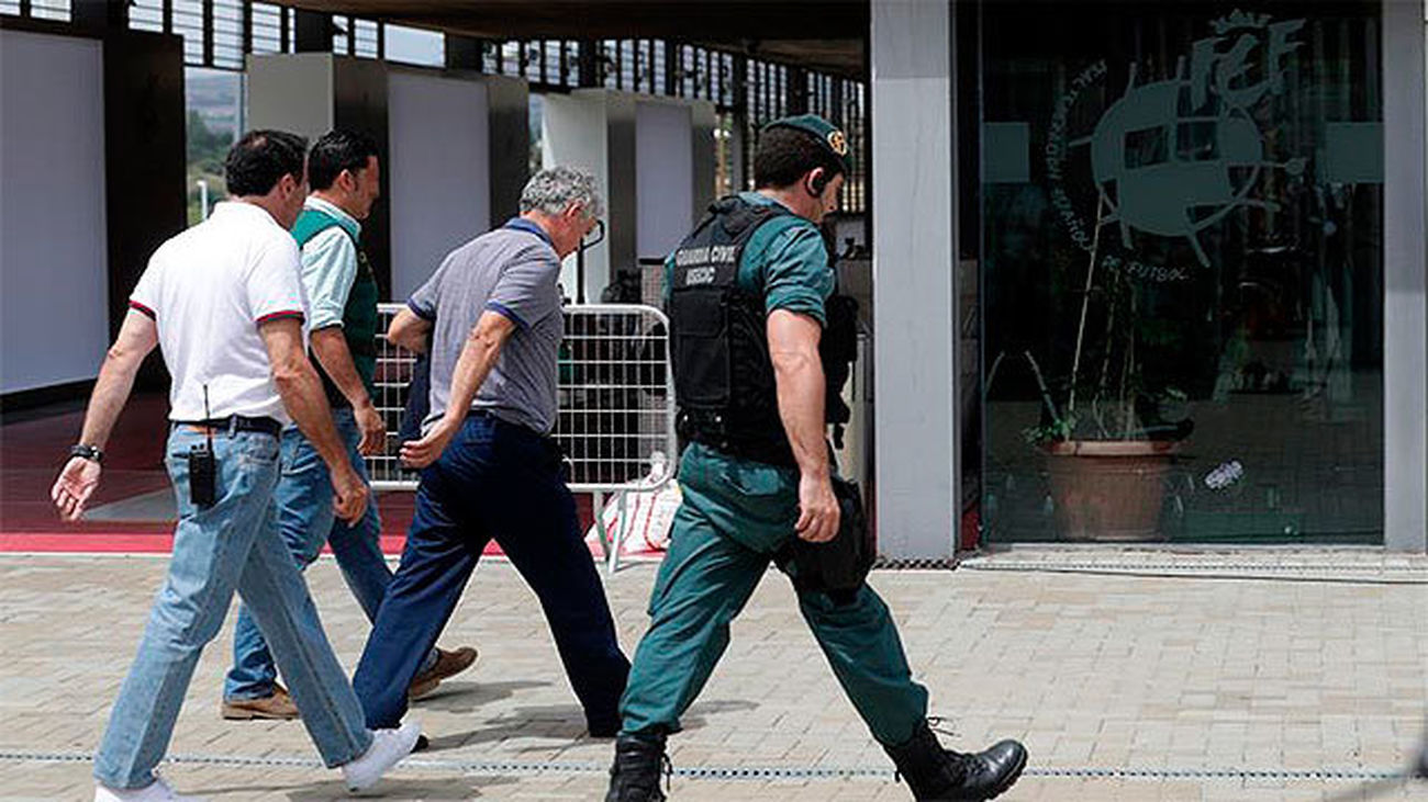 Villar y su hijo, detenidos en una operación anticorrupción