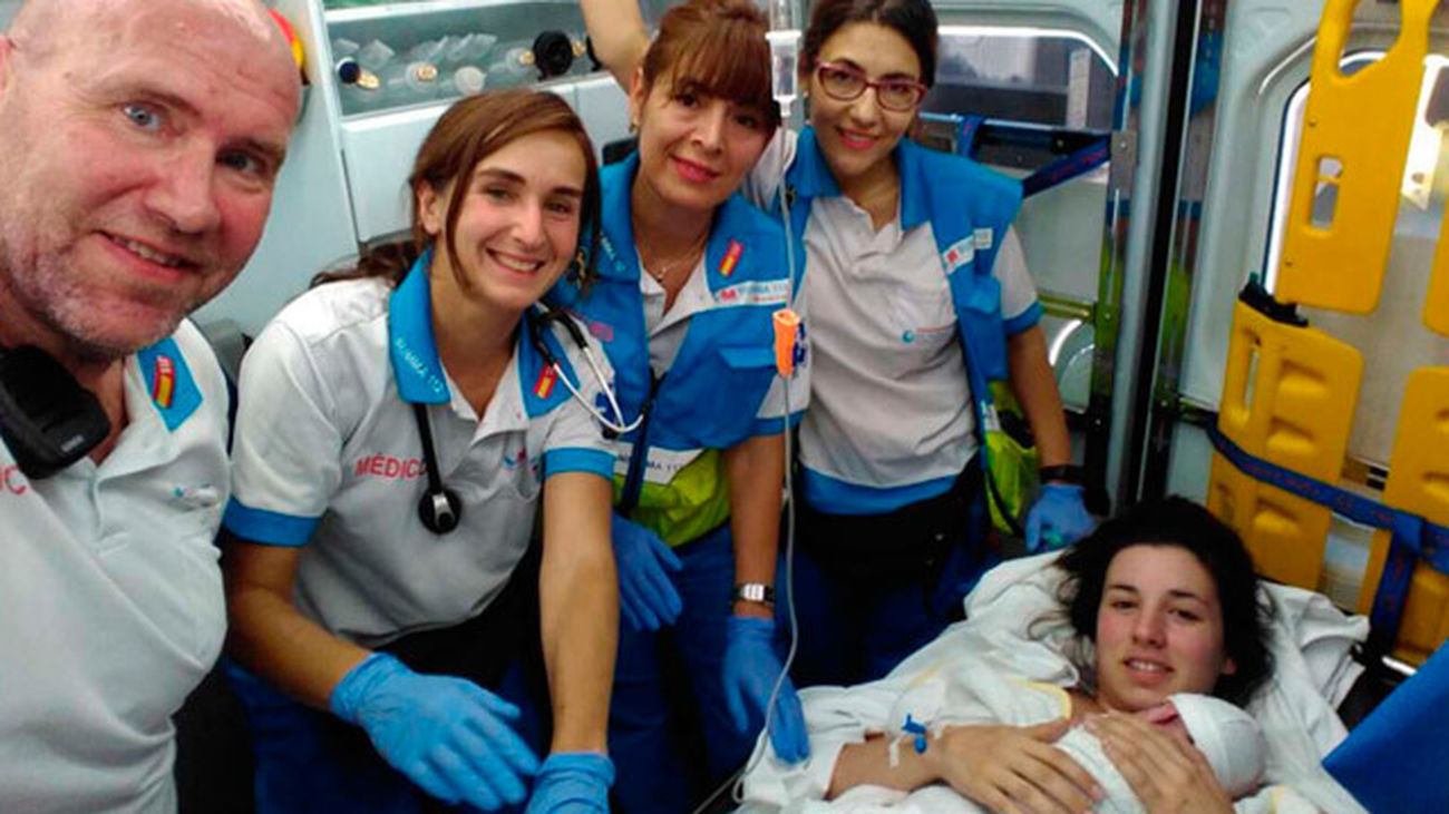 Una mujer da a luz a su segunda hija en un piso de Tetuán