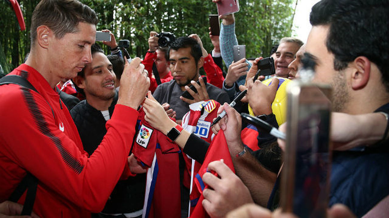 Espectacular recibimiento del Atlético en México